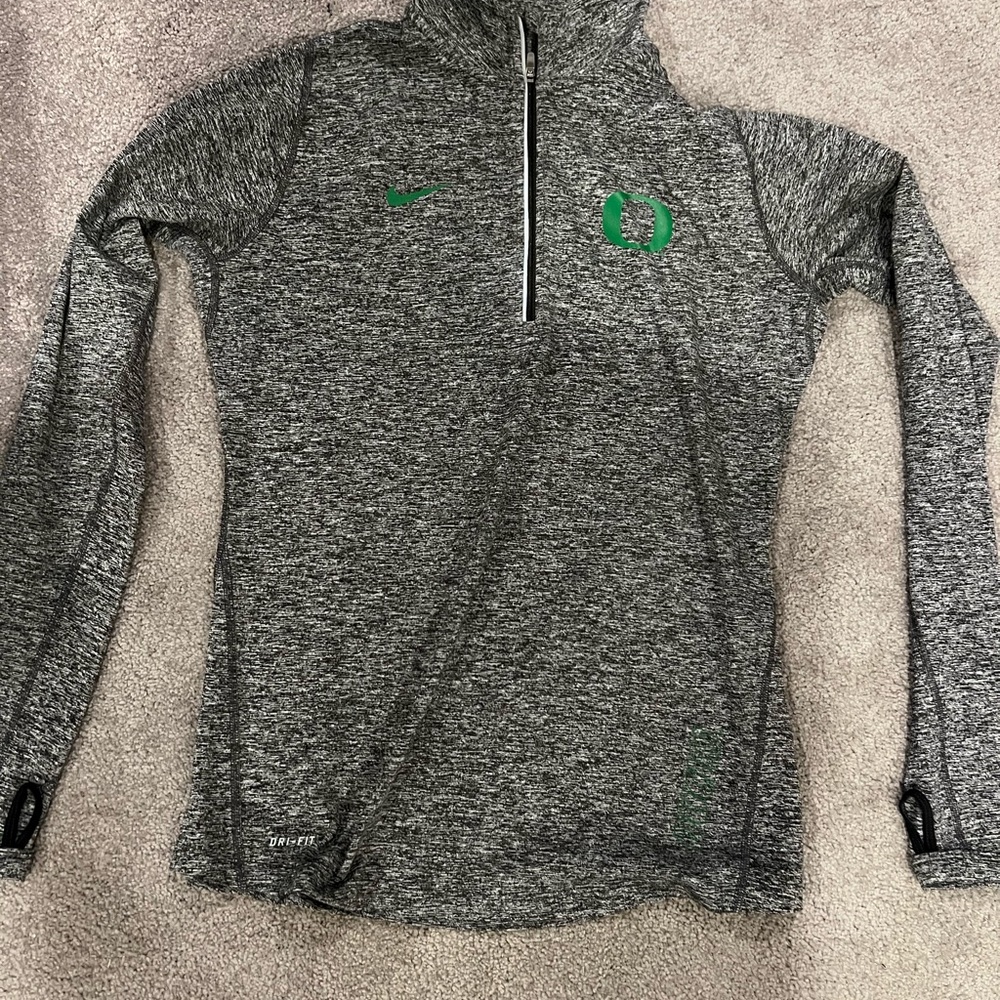 Women Nike Dri-Fit Oregon size medium. Never worn
